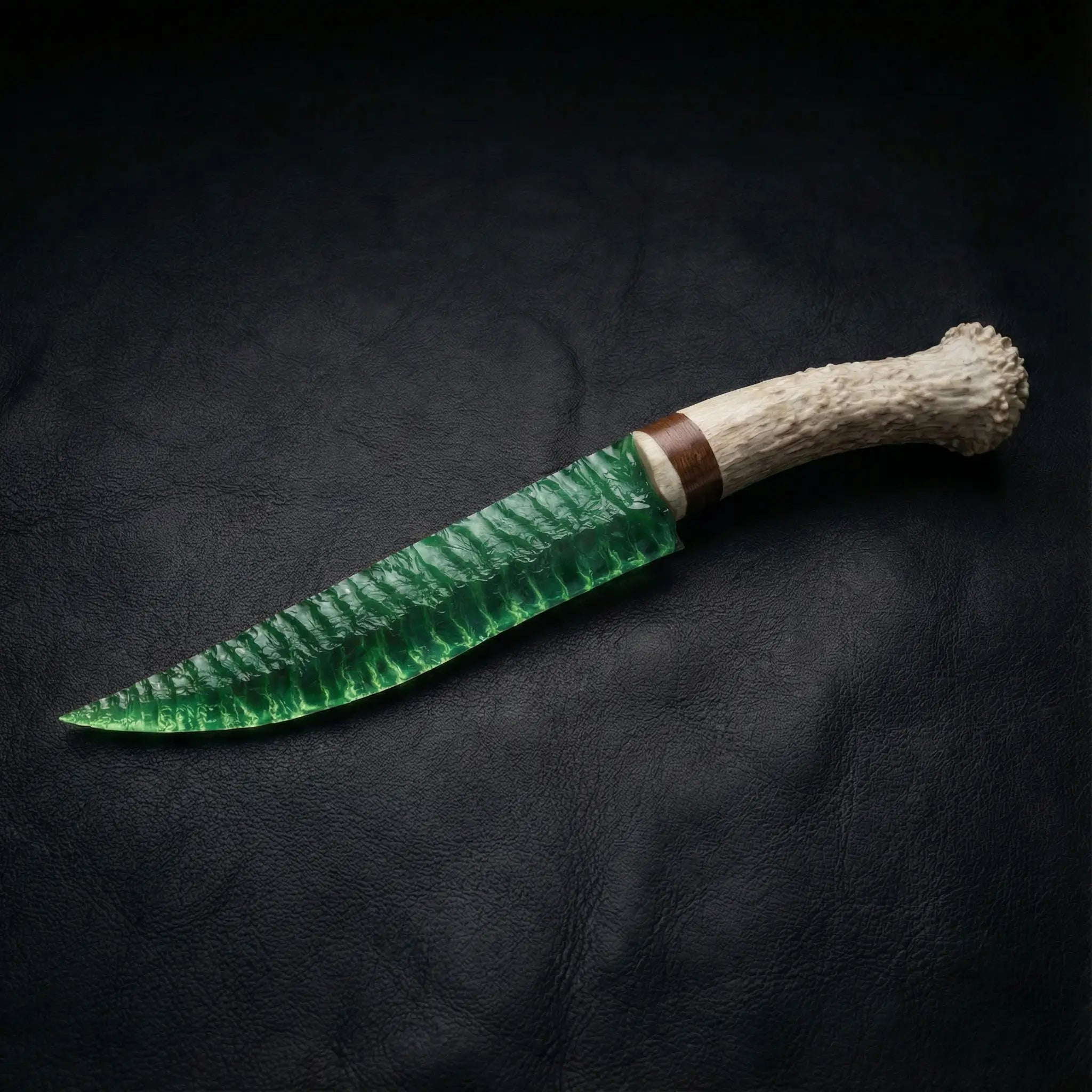 Dagger Stone Blade — Viridian (Emerald Green, Crystal)